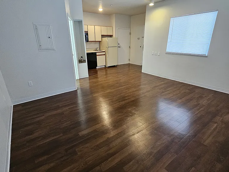 Main Street Residences — Photo 11