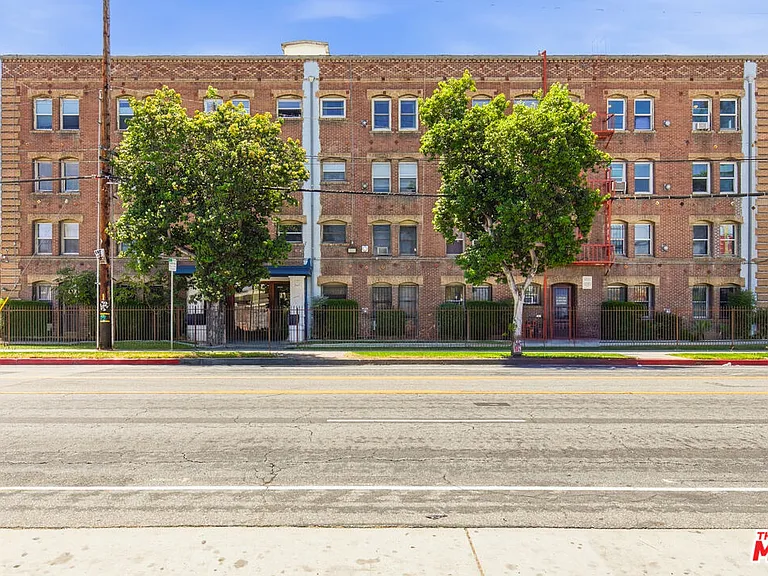 4125 S Figueroa St #403 — Photo 2