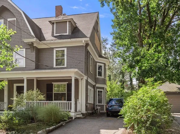 16 Lexington Ave #18, Cambridge, MA 02138