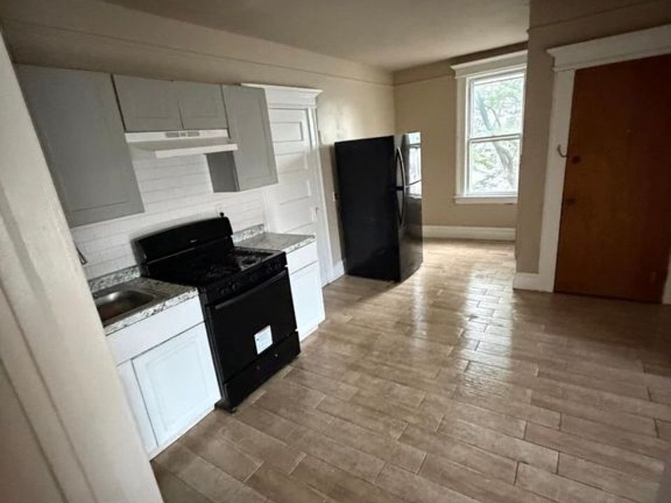 1st image of 199 Smith St #3D
