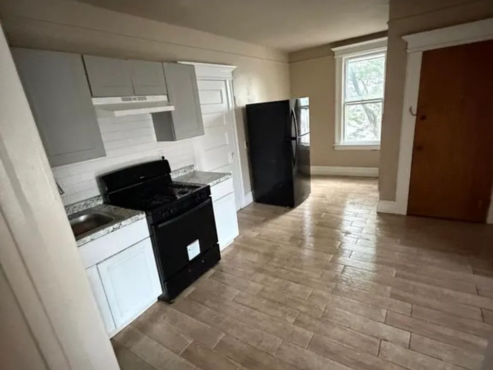 199 Smith St #3D