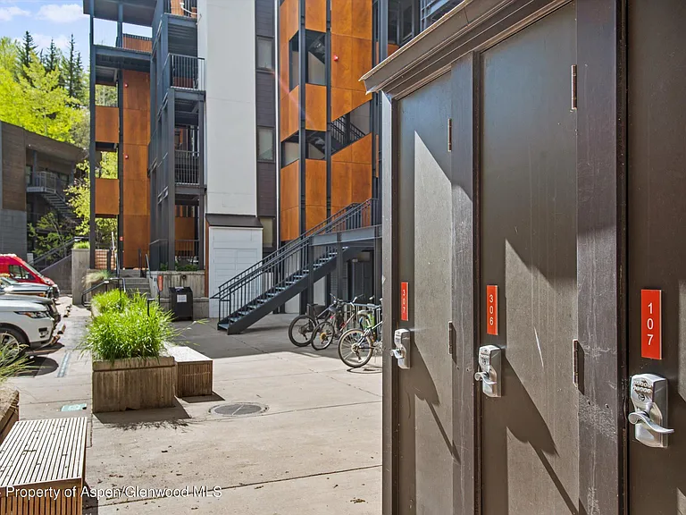800 S Mill St #306 — Photo 14