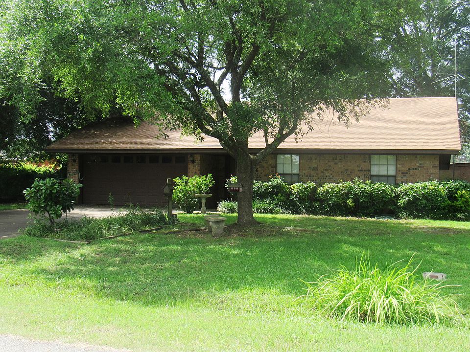 1st image of 516 Woodland Dr