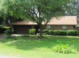 516 Woodland Dr, Jefferson, TX 75657
