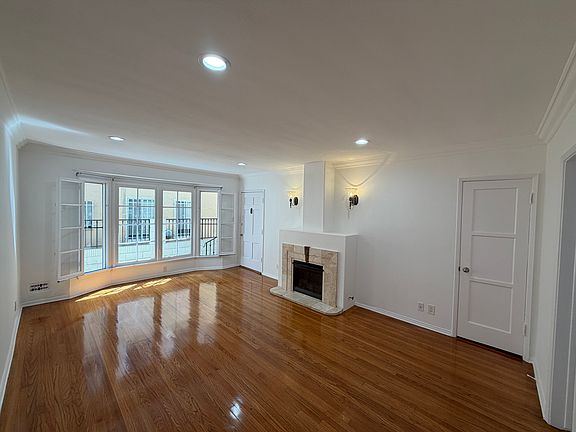 5th image of 319 1/2 N Orange Grove Ave #319-1/2