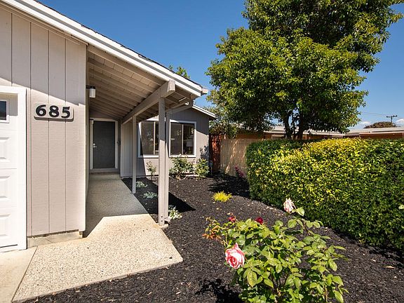 3rd image of 685 Lakebird Dr