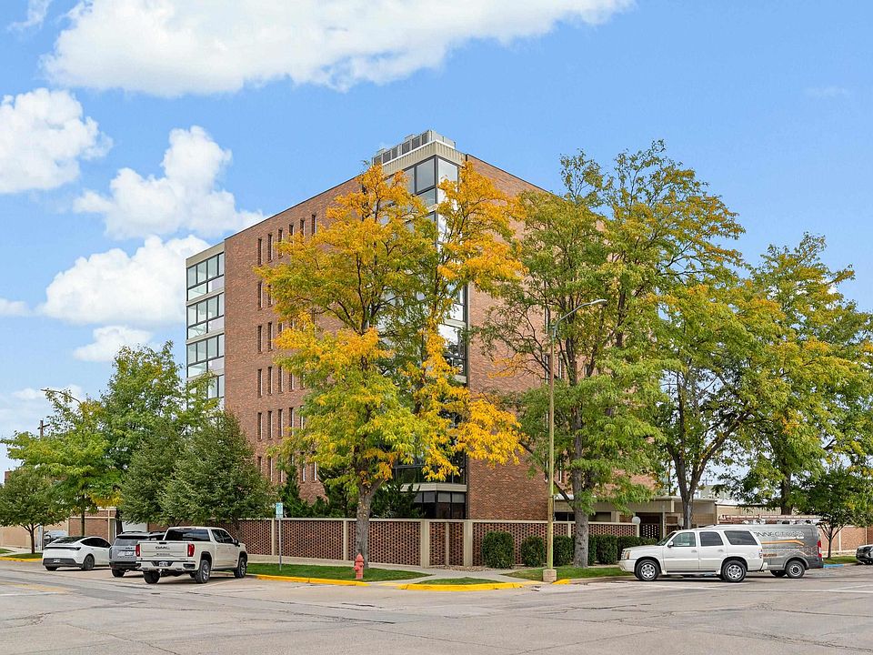 1st image of 824 Columbus St APT 403