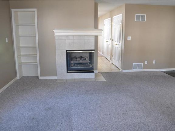 4th image of 313 E Hansen Ct #81