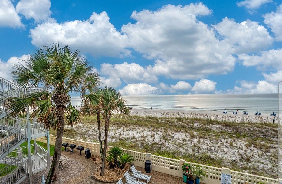 Gulf breezes and a coffee.