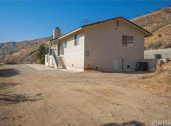 3rd image of 11561 Soledad Canyon Rd
