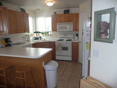 4th image of 5627 N Oakmont Ct