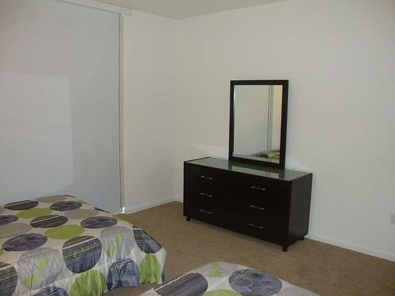 5th image of 244 Biscayne Blv #906