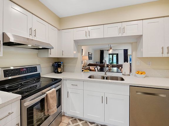 2nd image of 3754 Arelia Dr S