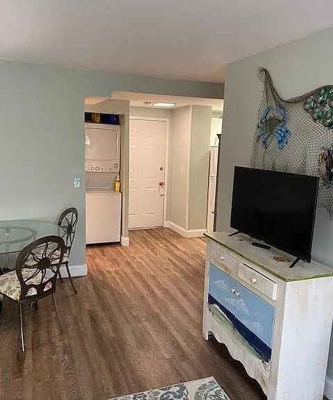 10 Lemoyne Ave #209 — Photo 4