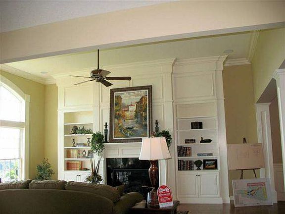 5th image of 26095 Valley Dr