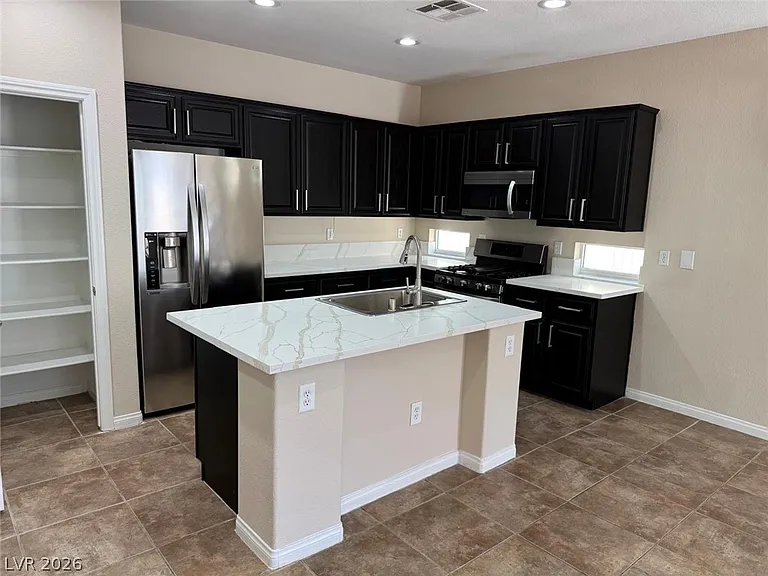 6197 Glimmering Light Ave — Photo 8