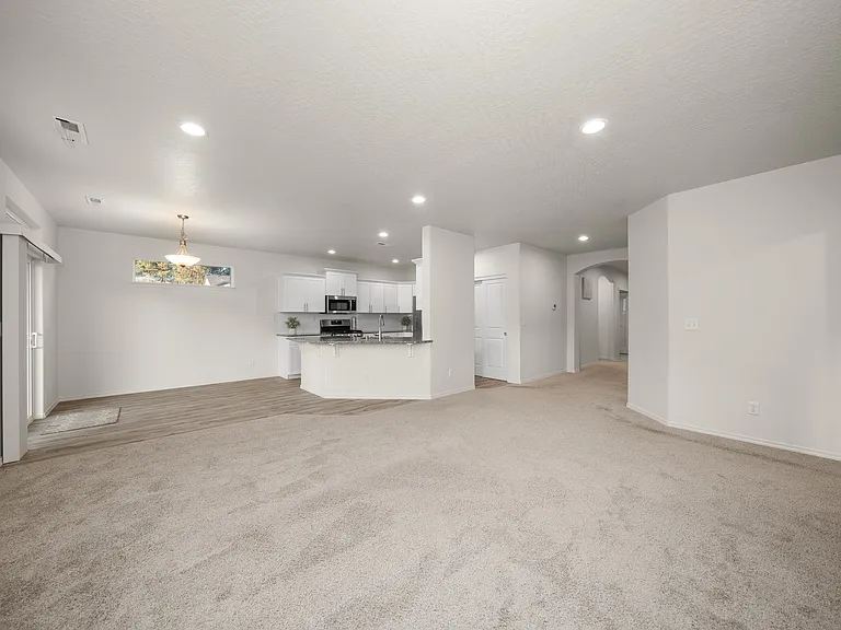 824 S Bulldog St — Photo 8