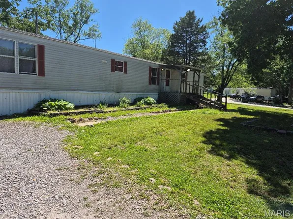 19518 Debby St, Warrenton, MO 63383