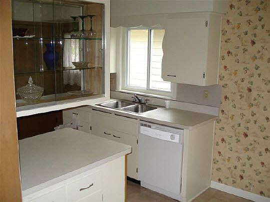4th image of 507 Fairview Blvd N