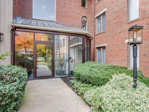770 Salisbury St APT 343, Worcester, MA 01609