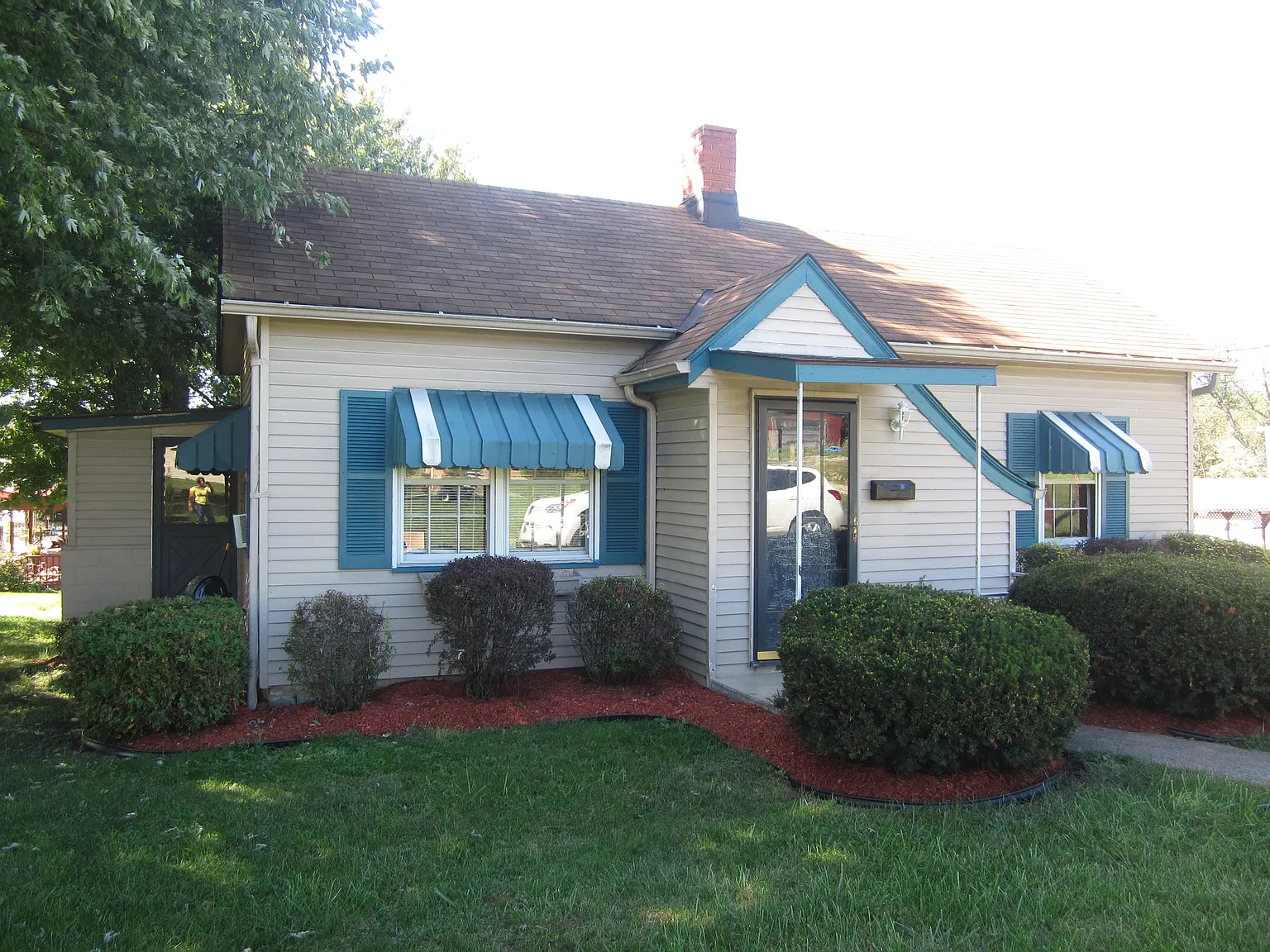 1341 Paradise Ave photo 1