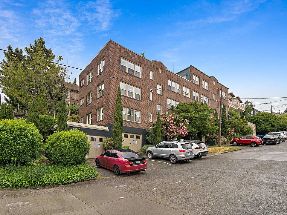 1105 5th Ave N