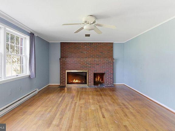 4th image of 108 Meadowbrook Cir