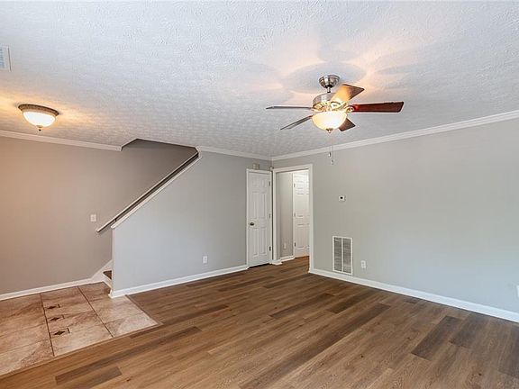 4th image of 5550 Strathmoor Manor Cir