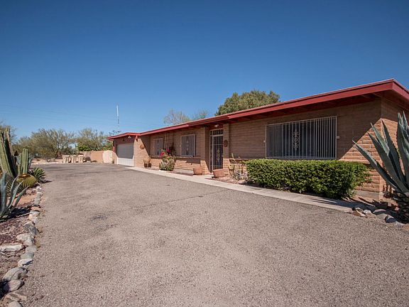 2nd image of 1566 W. San Lucas Drive