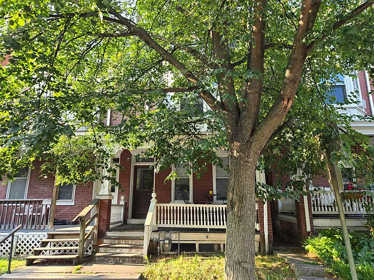 562 W Lemon St — Photo 15