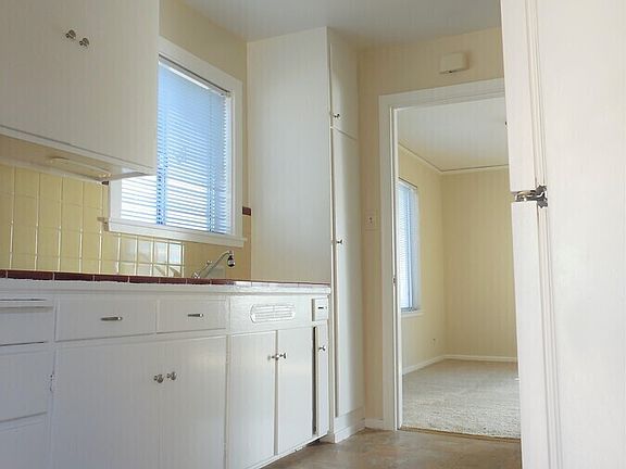 5th image of 409 Walnut Ave