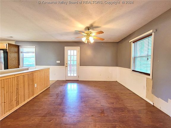 5th image of 100 Forest Ln