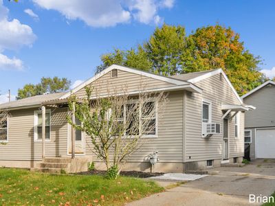 1061 35th St SW, Wyoming, MI, 49509