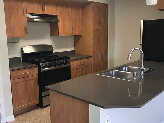 4th image of 86 2nd St Unit 208