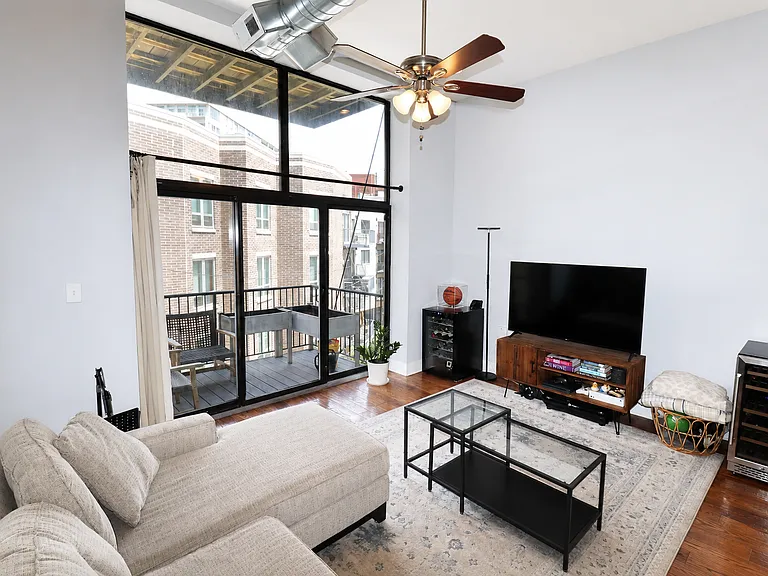 707 N Milwaukee Ave #3R — Photo 3