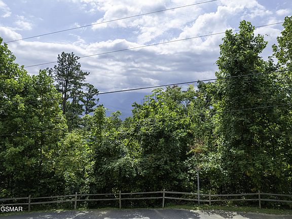 4th image of 30 Fox Run Lot 30