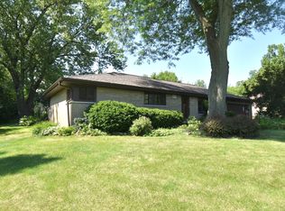 521 W Edgewood Rd, Lombard, IL 60148