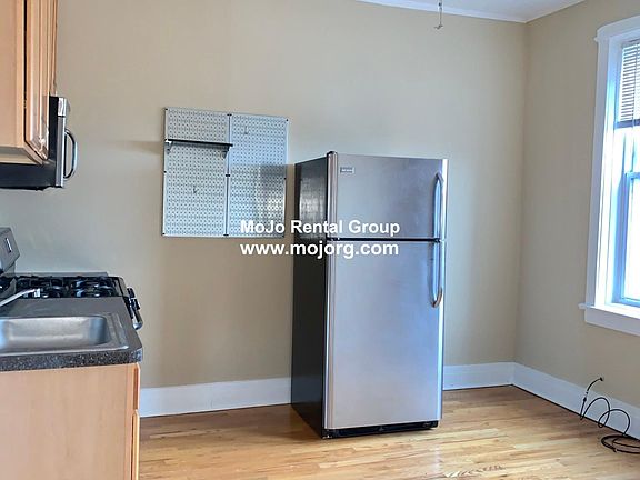 2nd image of 4454 N Ashland Ave #3