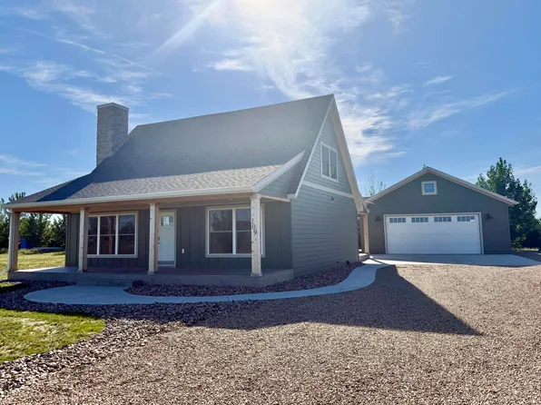 109 Castaway Loop, Pierre, SD 57501