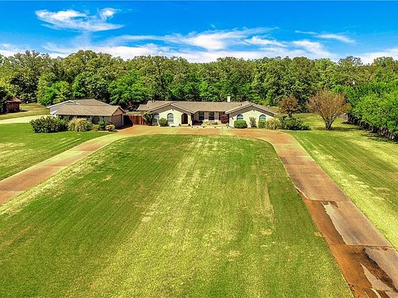 5th image of 3601 Holly Dr