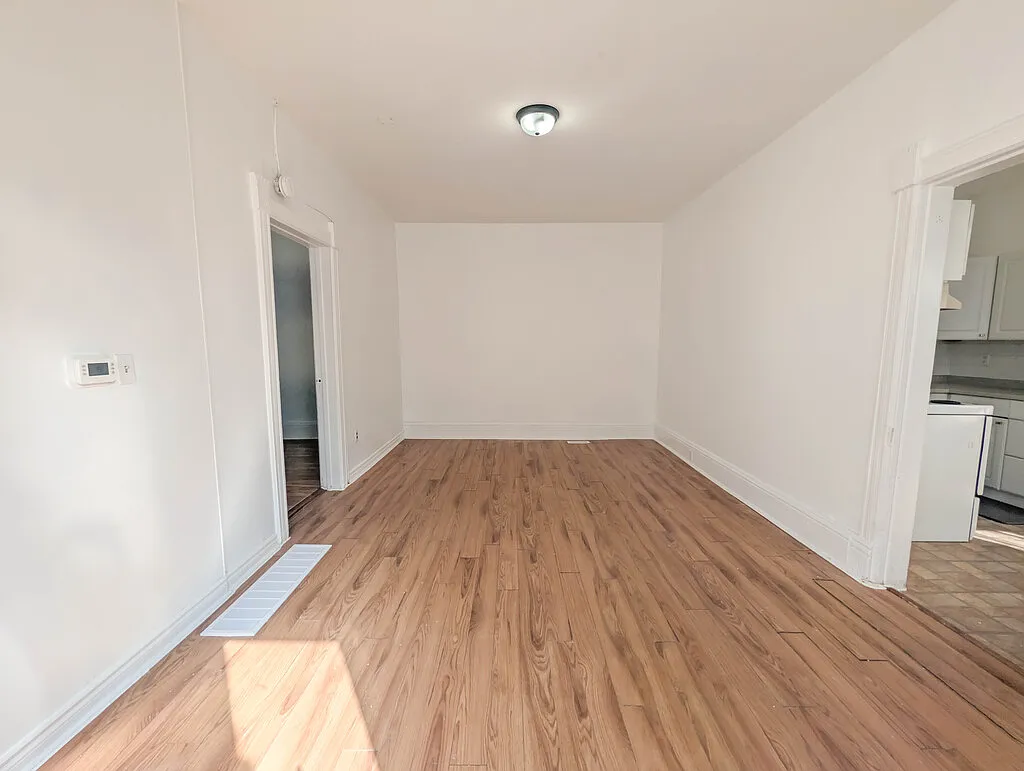 119 Charlotte Street - 1 — Photo 2