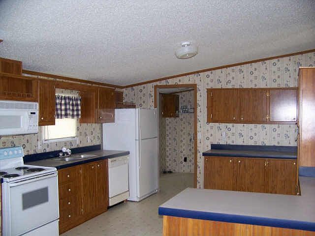 Spacious Kitchen
