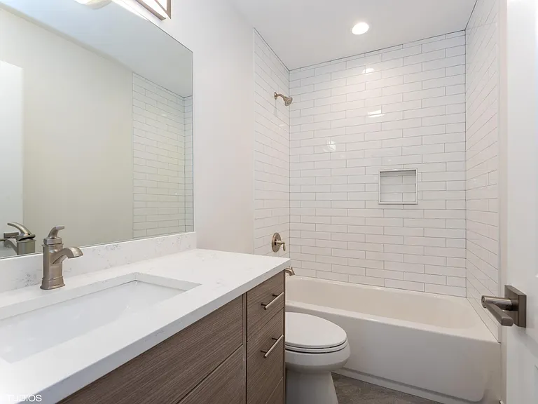 5031 N Winchester Ave #2 — Photo 8
