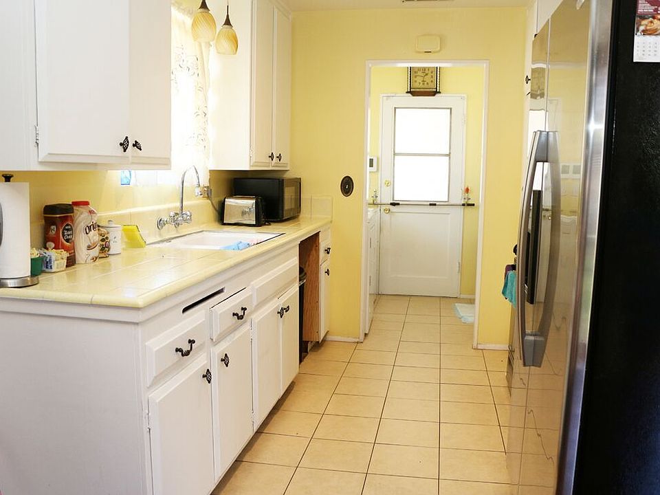 1st image of 21100 Seeley Pl