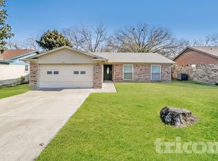 1916 Tracey Cir, Irving, TX 75060