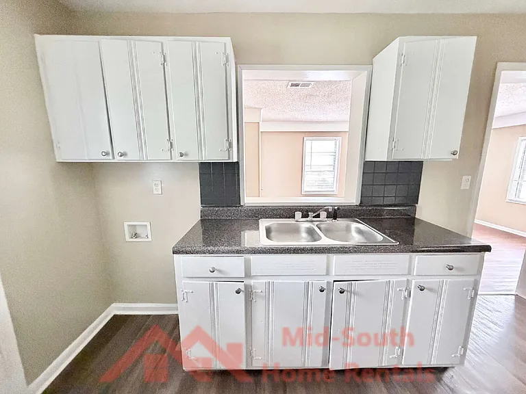 2718 Marlene St — Photo 6