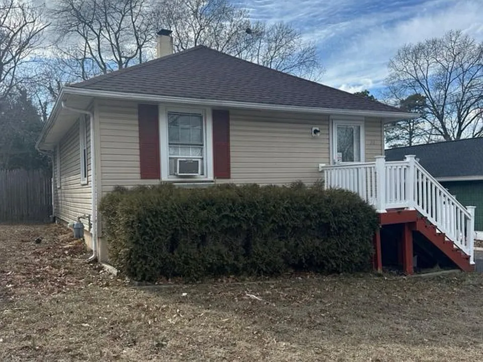 20 Mount Clement Ave