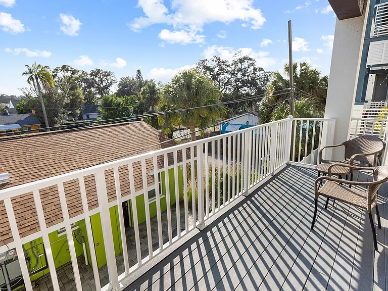 946-second floor patio_01162023