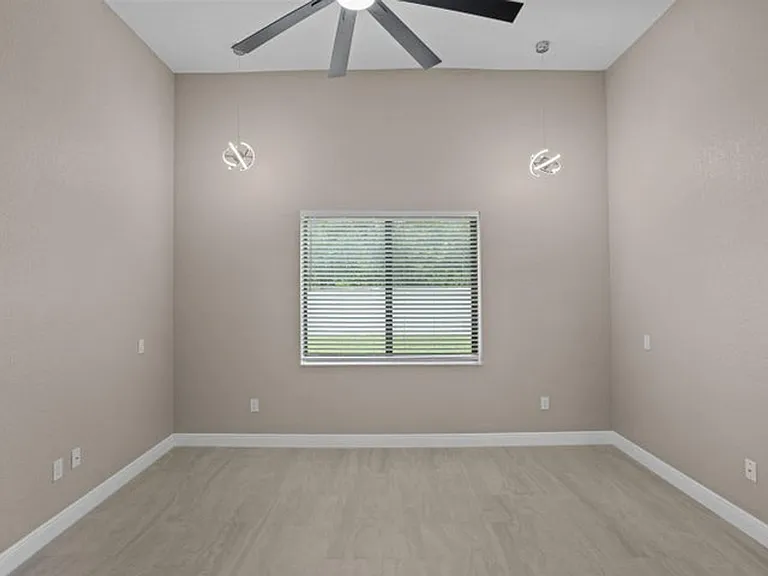 8985 NW 45th Ct — Photo 5