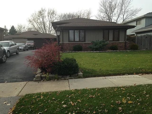 16728 Forest Ave photo 1